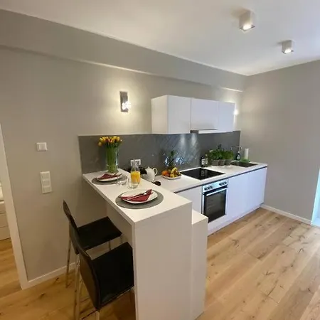 Zentrales Mit Grosser Moderner Kueche Eg2 Düsseldorf
