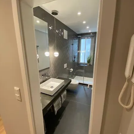 Zentrales Mit Grosser Moderner Kueche Eg2 Appartement *