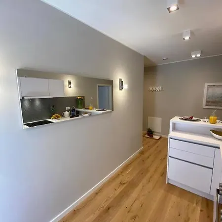 Zentrales Mit Grosser Moderner Kueche Eg2 Düsseldorf