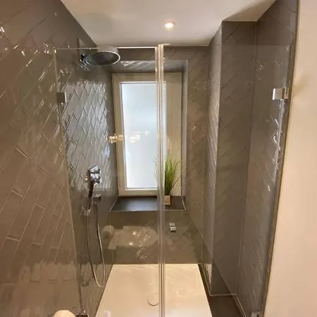 Appartement Zentrales Mit Grosser Moderner Kueche Eg2