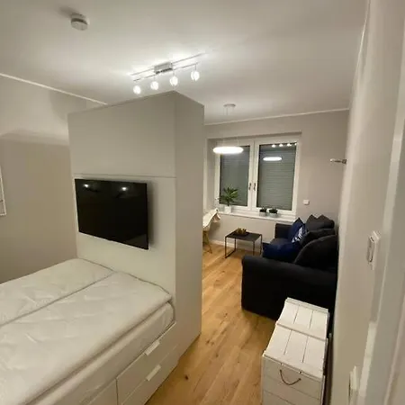 Zentrales Mit Grosser Moderner Kueche Eg2 * Dusseldorf